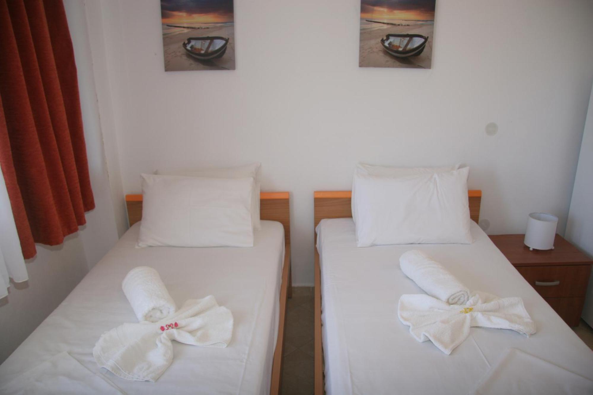 Daniel Studios Kallithea  Bilik gambar