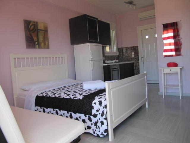 Daniel Studios Kallithea  Bilik gambar