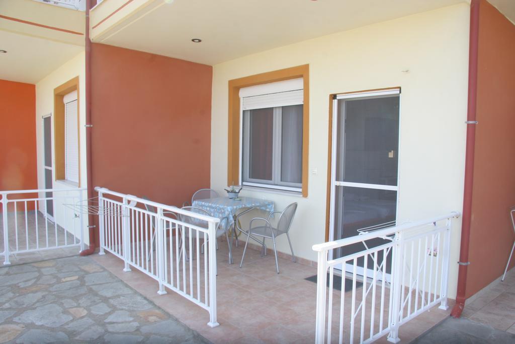 Daniel Studios Kallithea  Luaran gambar