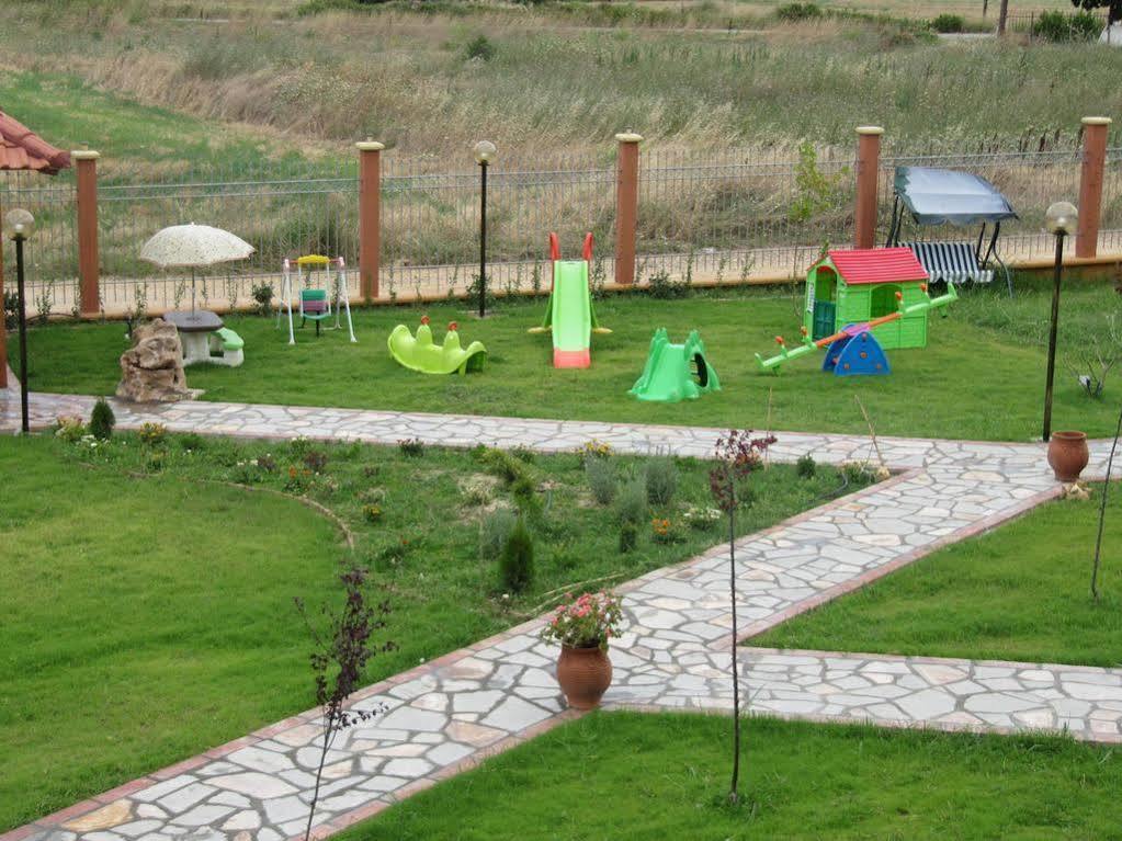 Daniel Studios Kallithea  Luaran gambar