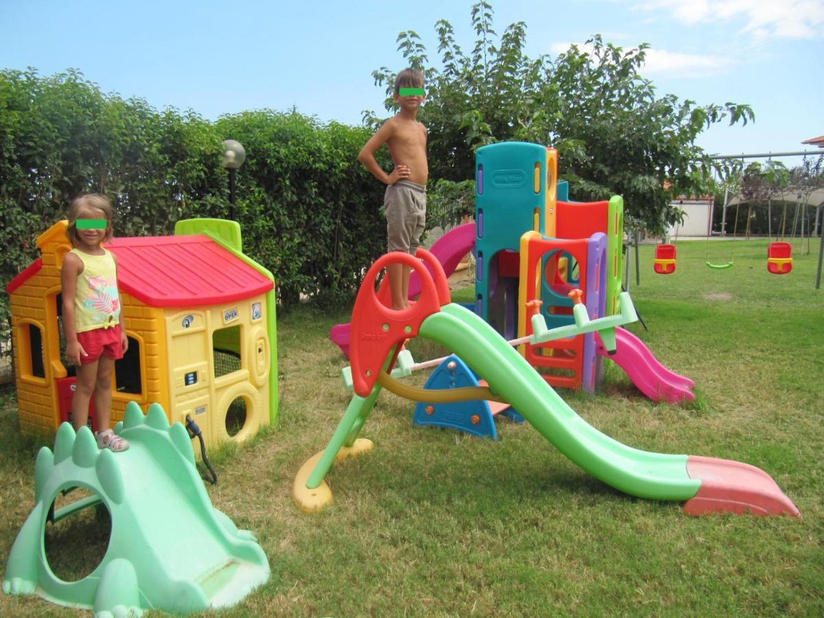 Daniel Studios Kallithea  Luaran gambar