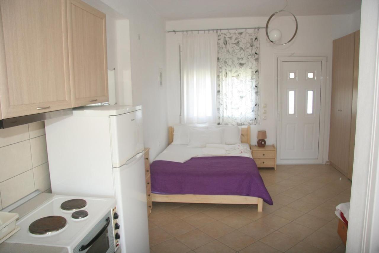 Daniel Studios Kallithea  Luaran gambar